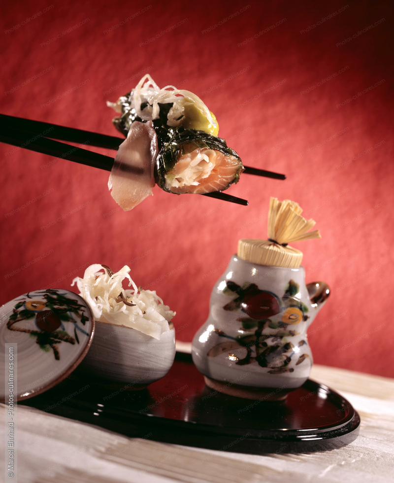 Sushis au saumon - photo r&eacute;f&eacute;rence PC117.jpg