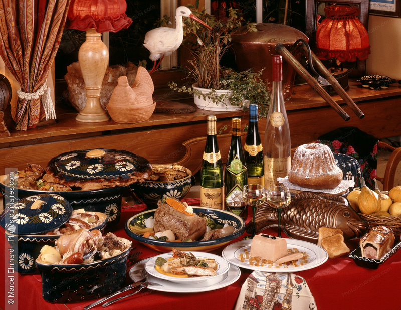 Table alsacienne dress&eacute;e - photo r&eacute;f&eacute;rence NM5.jpg