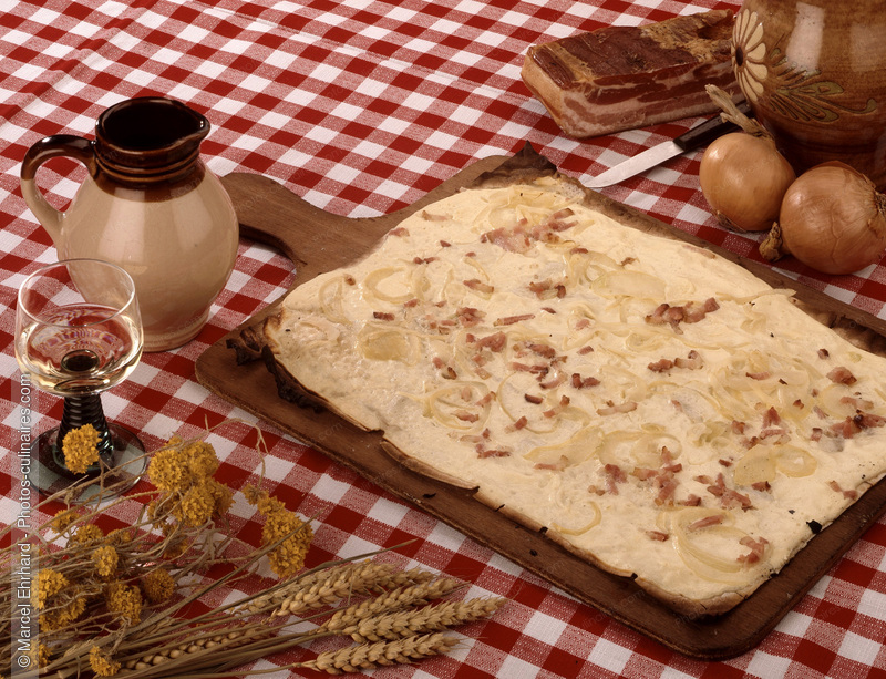 Tarte flamb&eacute;e ou "Flammekueche" - photo r&eacute;f&eacute;rence TT1.jpg
