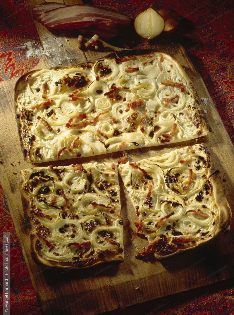 Tarte flamb&eacute;e ou Flammekueche - photo r&eacute;f&eacute;rence TT107.jpg