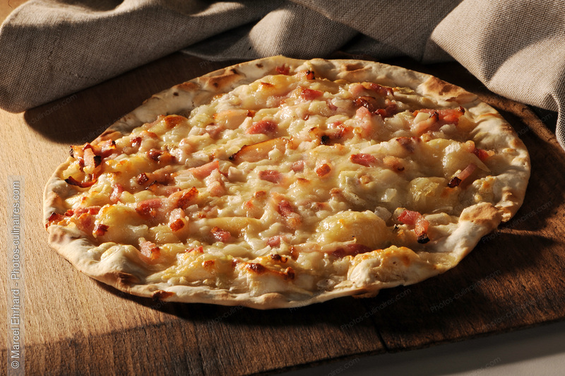 Tarte flamb&eacute;e ou flammekueche - photo r&eacute;f&eacute;rence TT130N.jpg