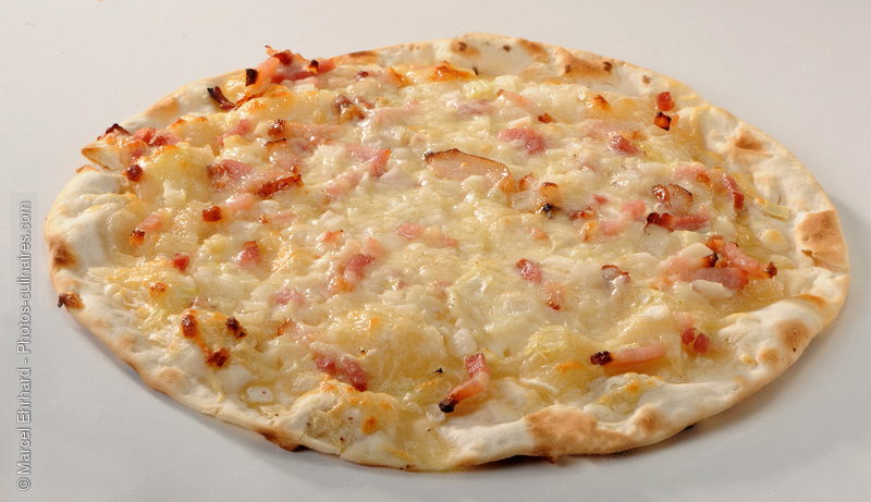 Tarte flamb&eacute;e pr&eacute;cuite - photo r&eacute;f&eacute;rence TT132N.jpg