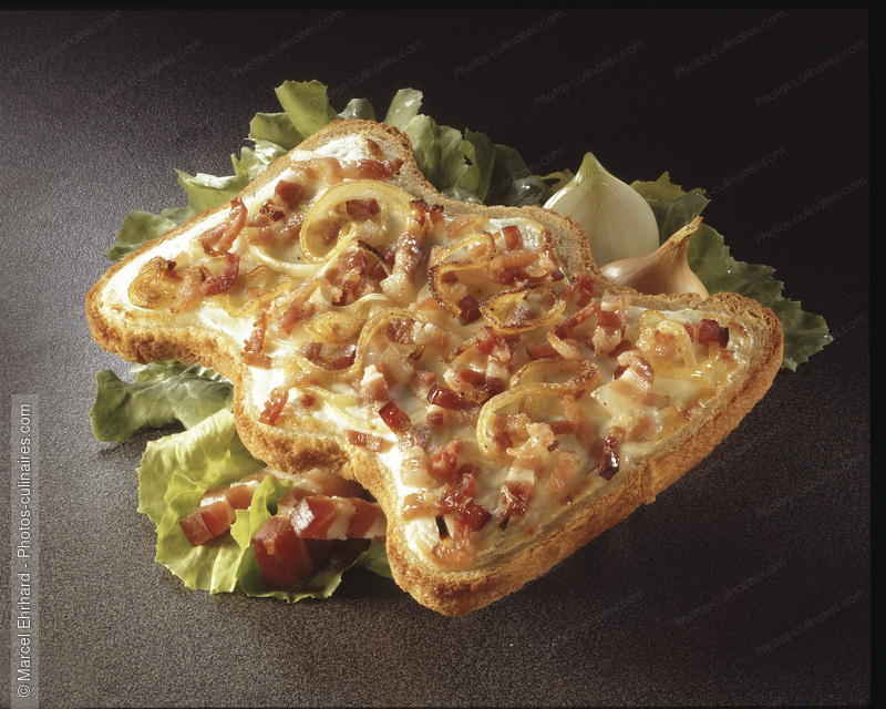 tartine fromage blanc lardon oignon - photo r&eacute;f&eacute;rence TT172N.jpg