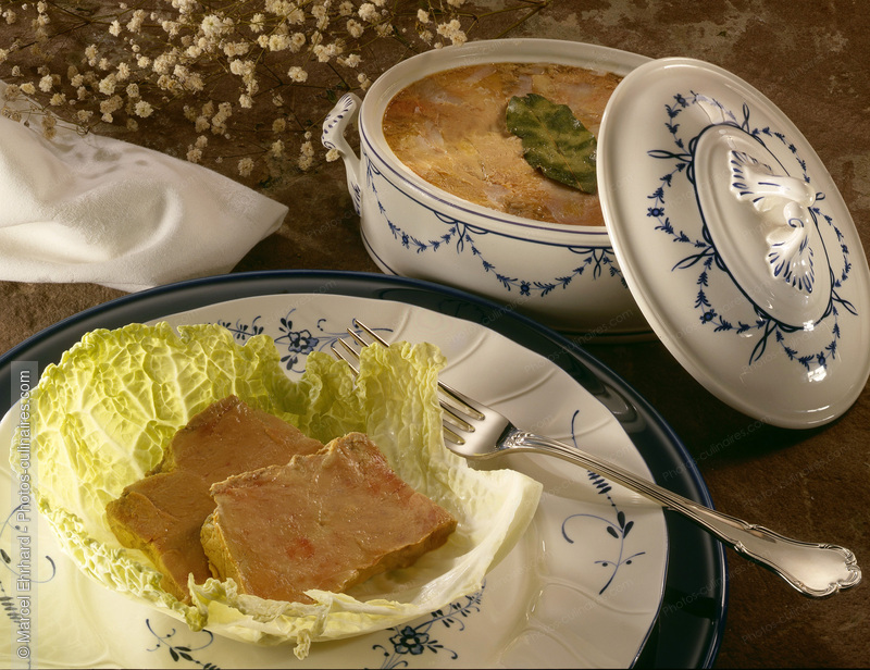 Terrine et tranches de foie gras - photo r&eacute;f&eacute;rence FG57.jpg