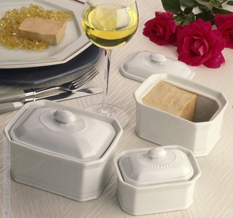Terrines blanche de foie gras - photo r&eacute;f&eacute;rence FG93.jpg