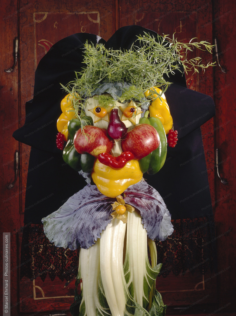 T&ecirc;te de fruits et l&eacute;gumes avec coiffe alsacienne  Arcimboldo - photo r&eacute;f&eacute;rence LE238.jpg