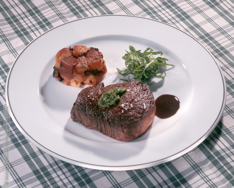 Tournedos au poivre et au beurre d'escargot - photo r&eacute;f&eacute;rence PC94.jpg