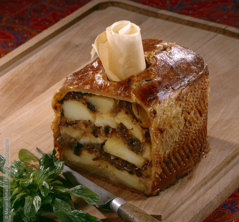 Tourte &agrave; l'oignon et aux pommes de terre - photo r&eacute;f&eacute;rence TT75.jpg
