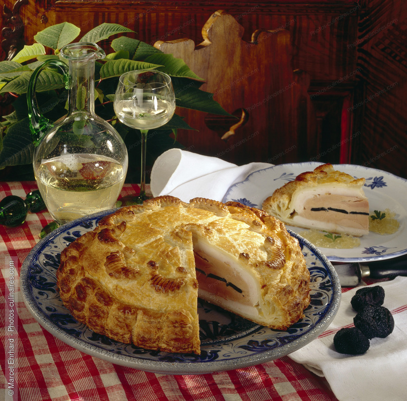 Tourte de poulette et foie gras aux truffes - photo r&eacute;f&eacute;rence PC250.jpg