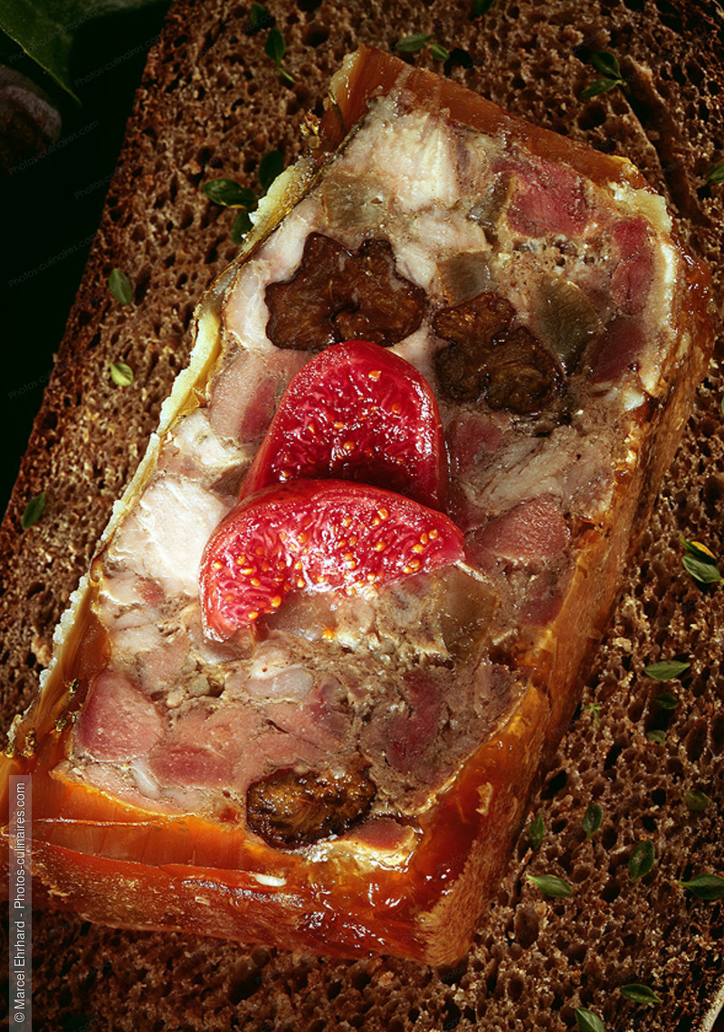 Tranche de terrine de viande sur pain - photo r&eacute;f&eacute;rence CH59.jpg