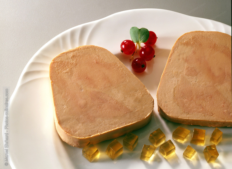 Tranches de foie gras  sur assiette - photo r&eacute;f&eacute;rence FG35.jpg