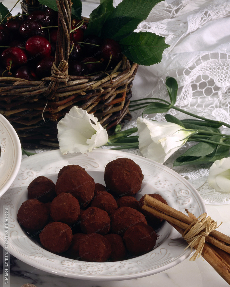 Truffes au kirsch - photo r&eacute;f&eacute;rence DE335.jpg