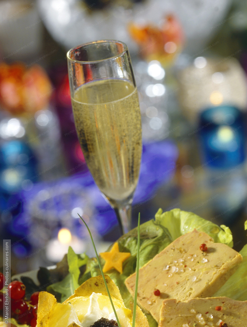 Verre de champagne et foie gras - photo r&eacute;f&eacute;rence BO84N.jpg
