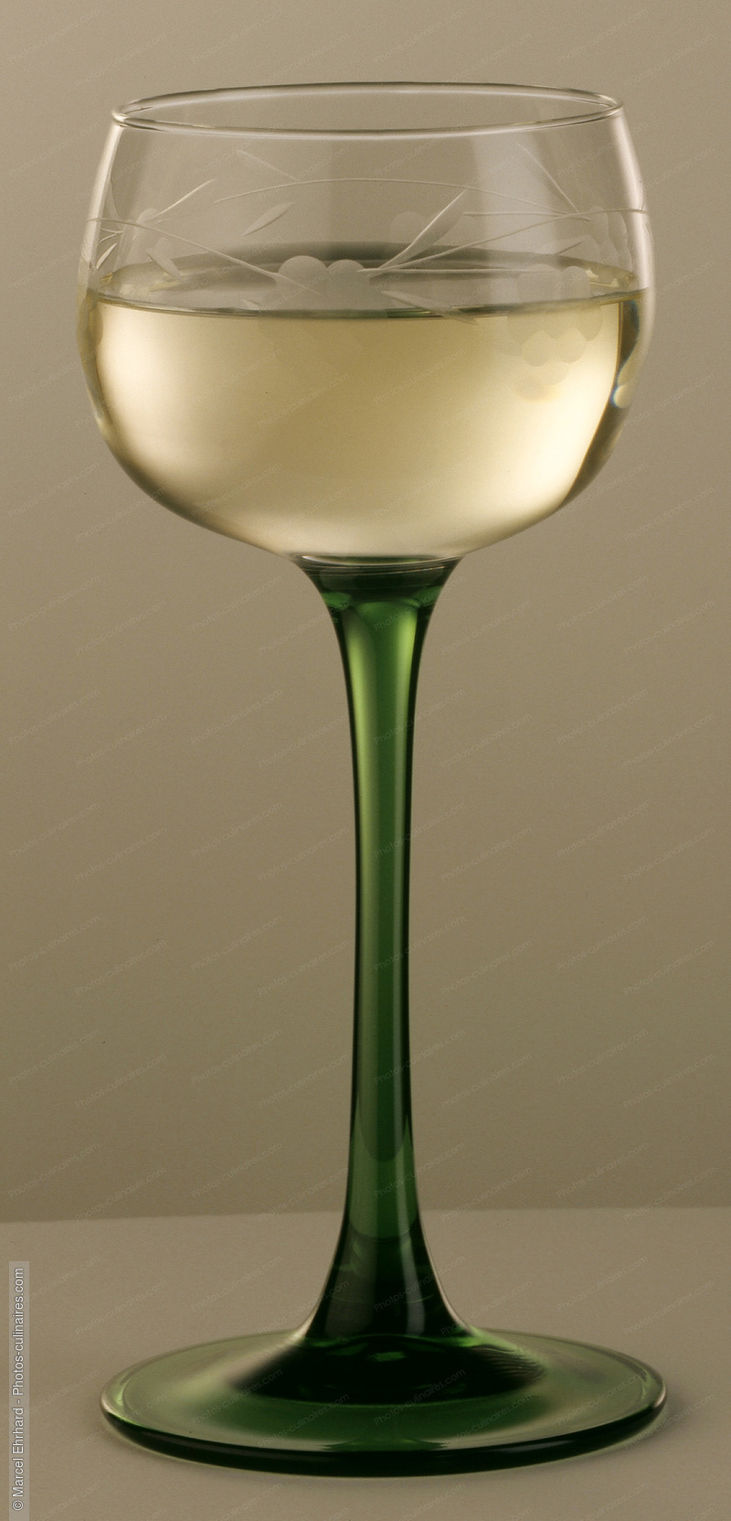 Verre de vin blanc d'alsace - photo référence BO28.jpg