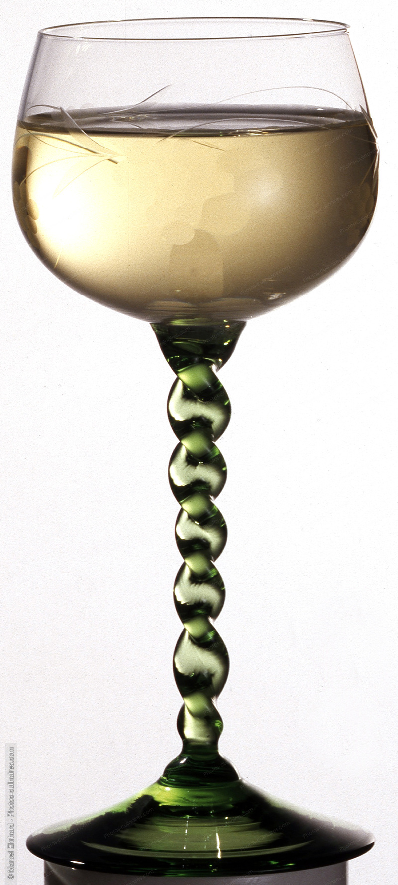Verre de vin blanc d'alsace - photo r&eacute;f&eacute;rence BO40.jpg