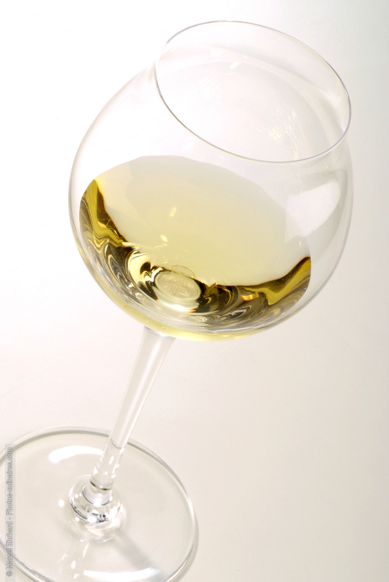 Verre de vin blanc d'alsace - photo référence BO86N.jpg
