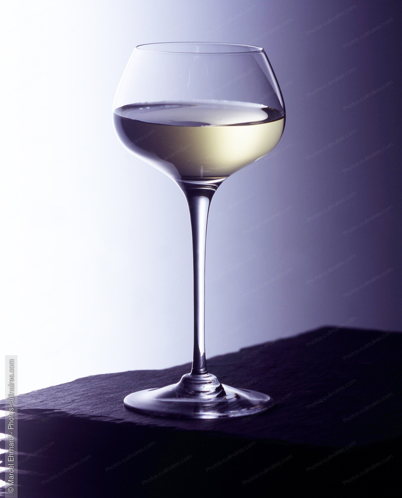 Verre de vin blanc - photo r&eacute;f&eacute;rence BO273.jpg
