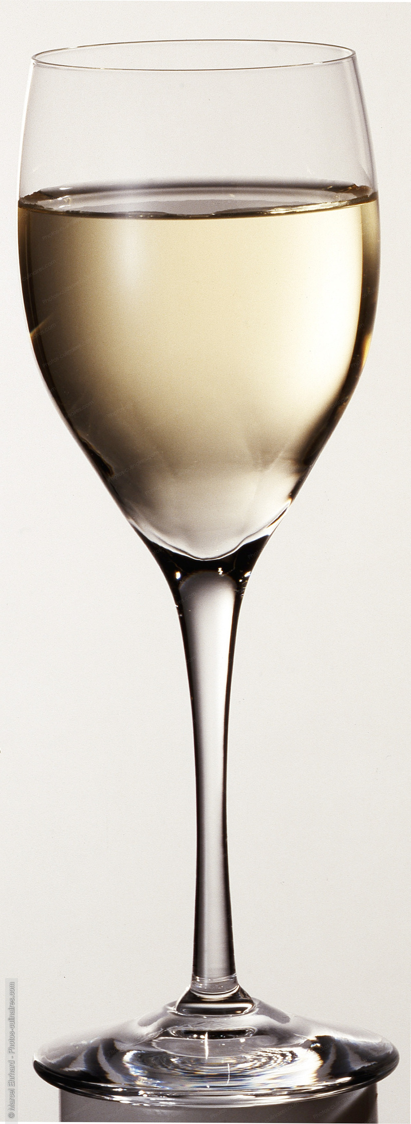 Verre de vin blanc - photo r&eacute;f&eacute;rence BO45.jpg